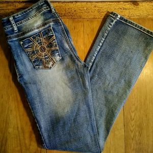Juniors Elite Low-Rise Straight Leg Jeans 7/8